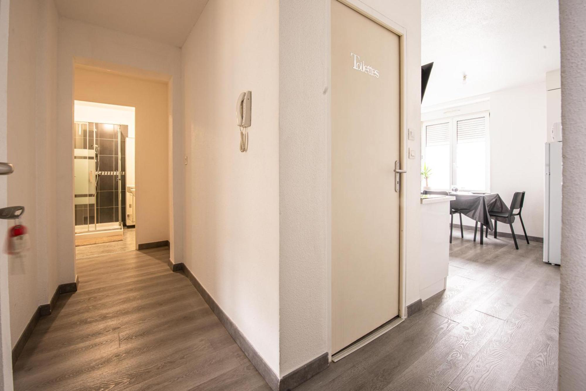 Oasis Mulhousien - Rdc, Wifi, Parking Apartment Mulhouse Ngoại thất bức ảnh